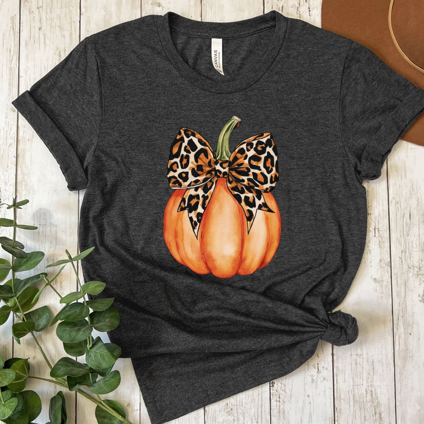 Pumpkin with a Bow Short Sleeve Tee